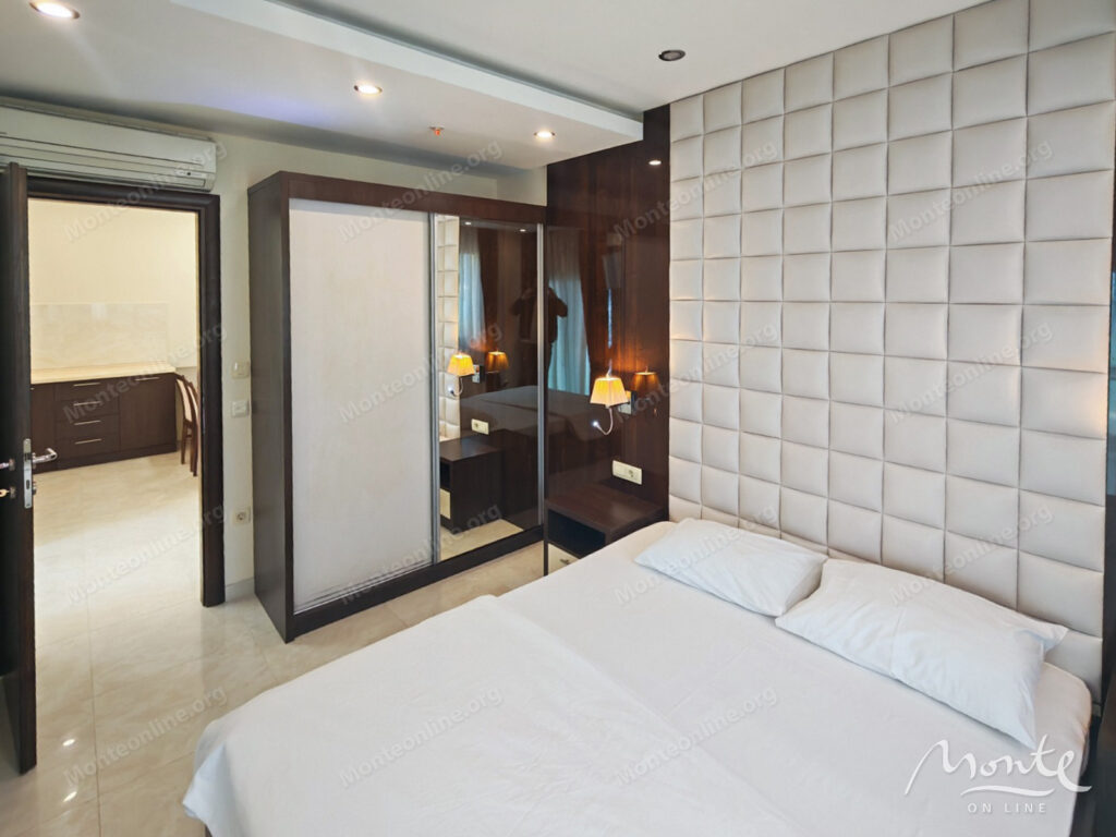 kvartira s 2 spalnyami v 150 m ot morya naprotiv otelya splendid bechichi 08