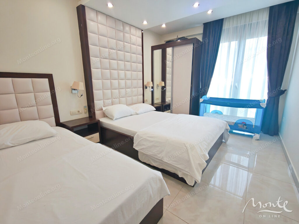 kvartira s 2 spalnyami v 150 m ot morya naprotiv otelya splendid bechichi 11