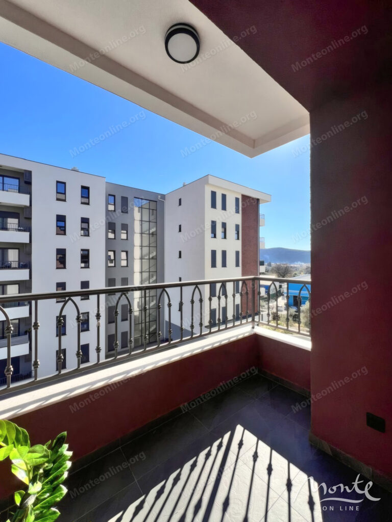 kvartira s 2 spalnyami v novom komplekse s bassejnom v prigorode bara cheluga 13