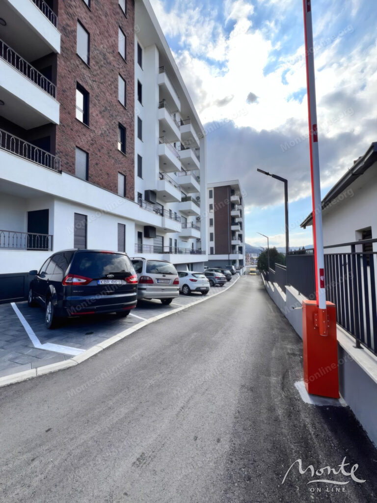 kvartira s 2 spalnyami v novom komplekse s bassejnom v prigorode bara cheluga 17