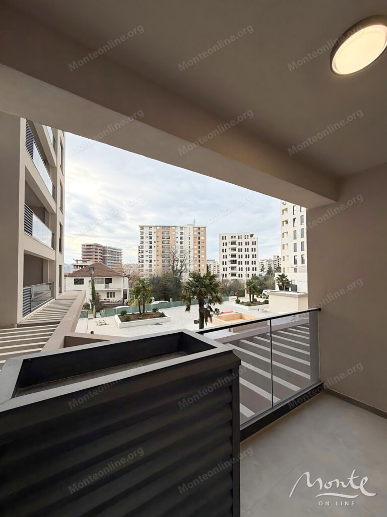 lyuks kvartira s 1 spalnej v samom czentre bara 600 m do morya 01