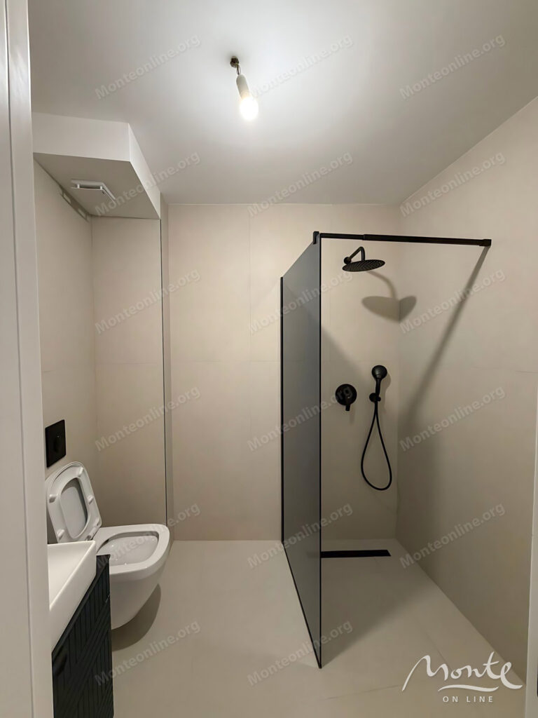 lyuks kvartira s 1 spalnej v samom czentre bara 600 m do morya 05