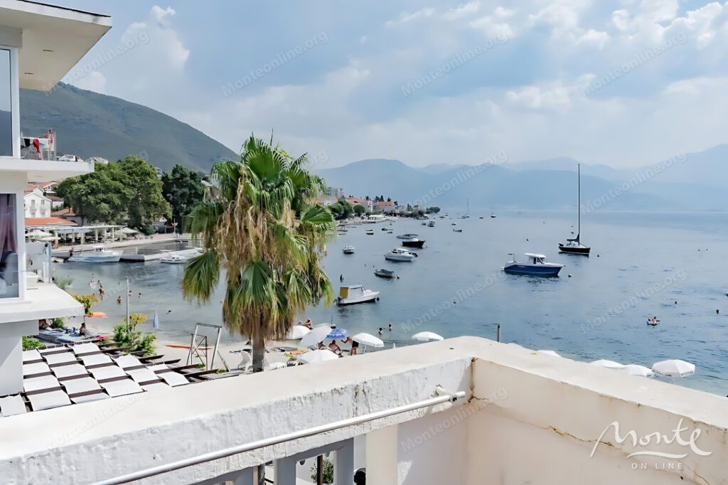 mini otel na pervoj linii morya v dzhenovichah 03