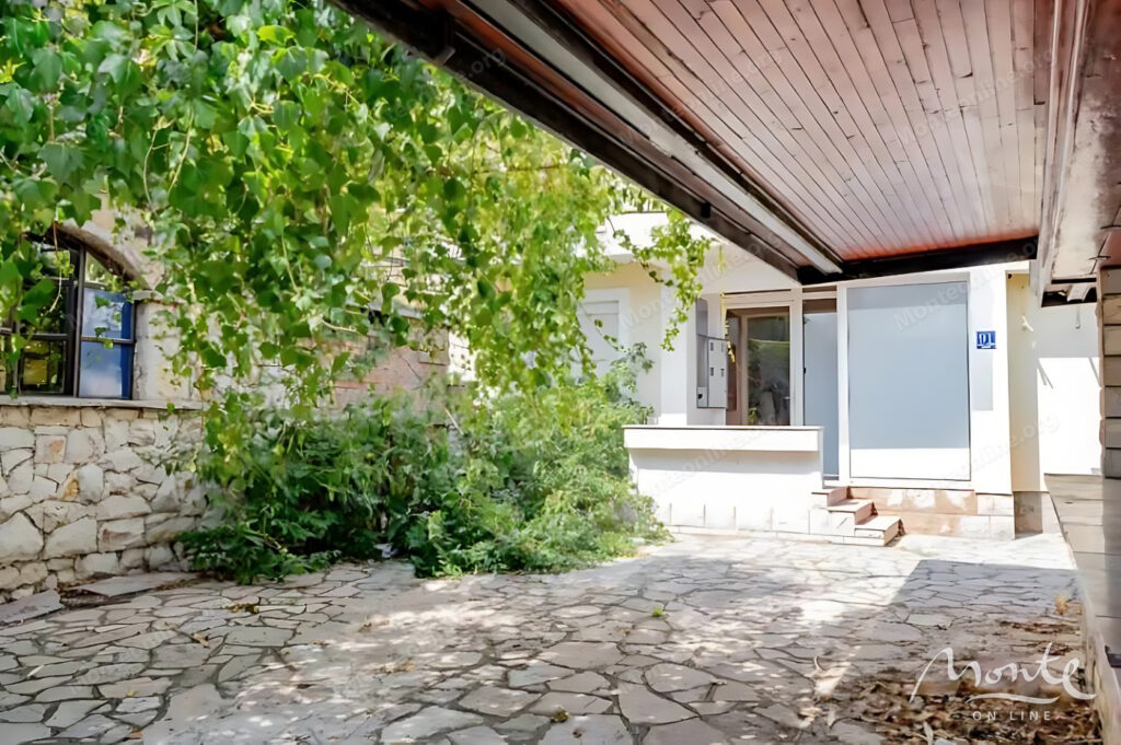 mini otel na pervoj linii morya v dzhenovichah 04