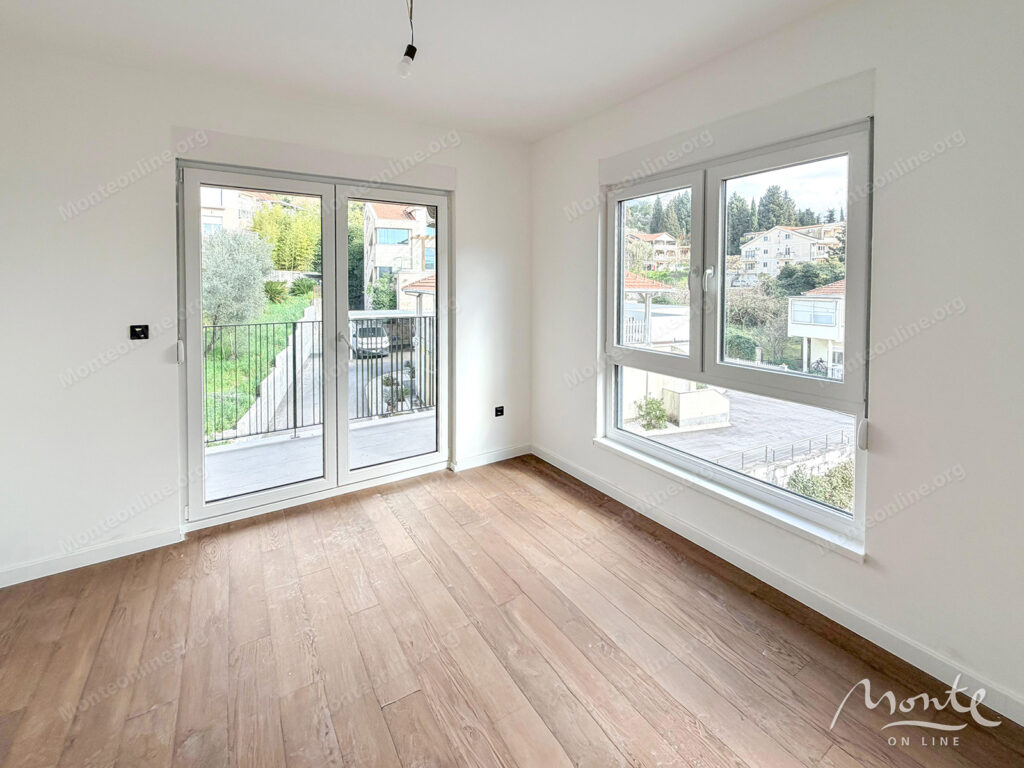 New one-bedroom apartment on the first line in Tivate, premium canvas for your interier 03