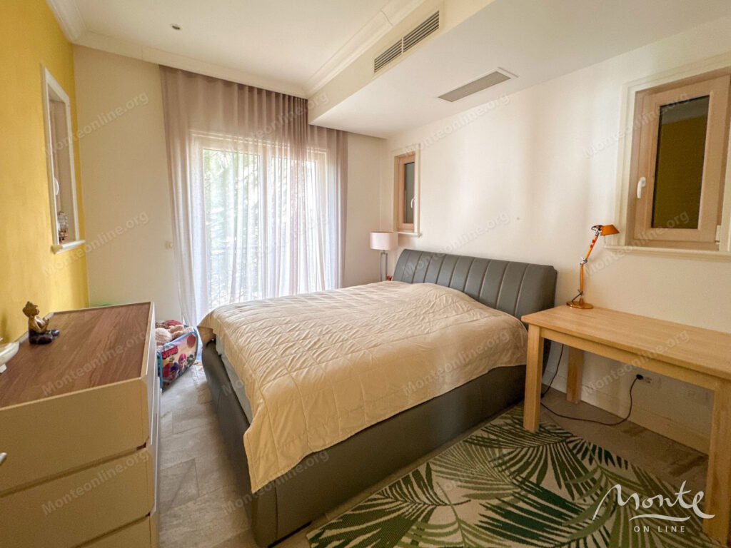 prostornaya elegantnost s vidom na million apartamenty v marina village lustica bay 06