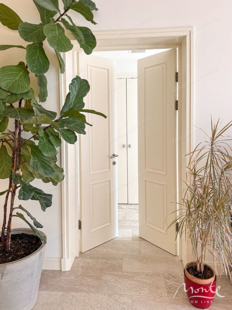 prostornaya elegantnost s vidom na million apartamenty v marina village lustica bay 08