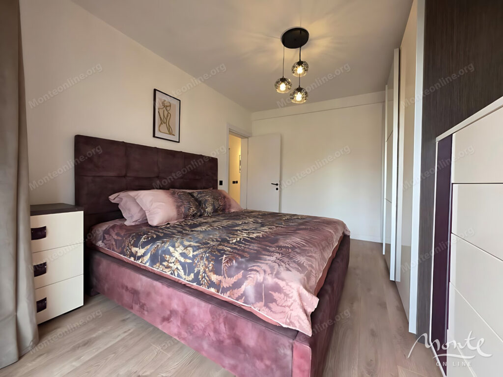 Luksuzni trosobni stan 300 metara od mora u Bečićima 10