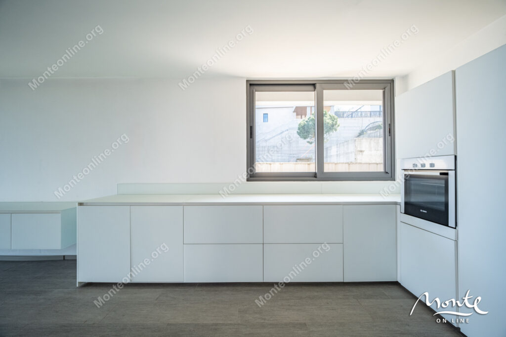 roskoshnaya villa na pervoj linii morya v krashichi tivat 16