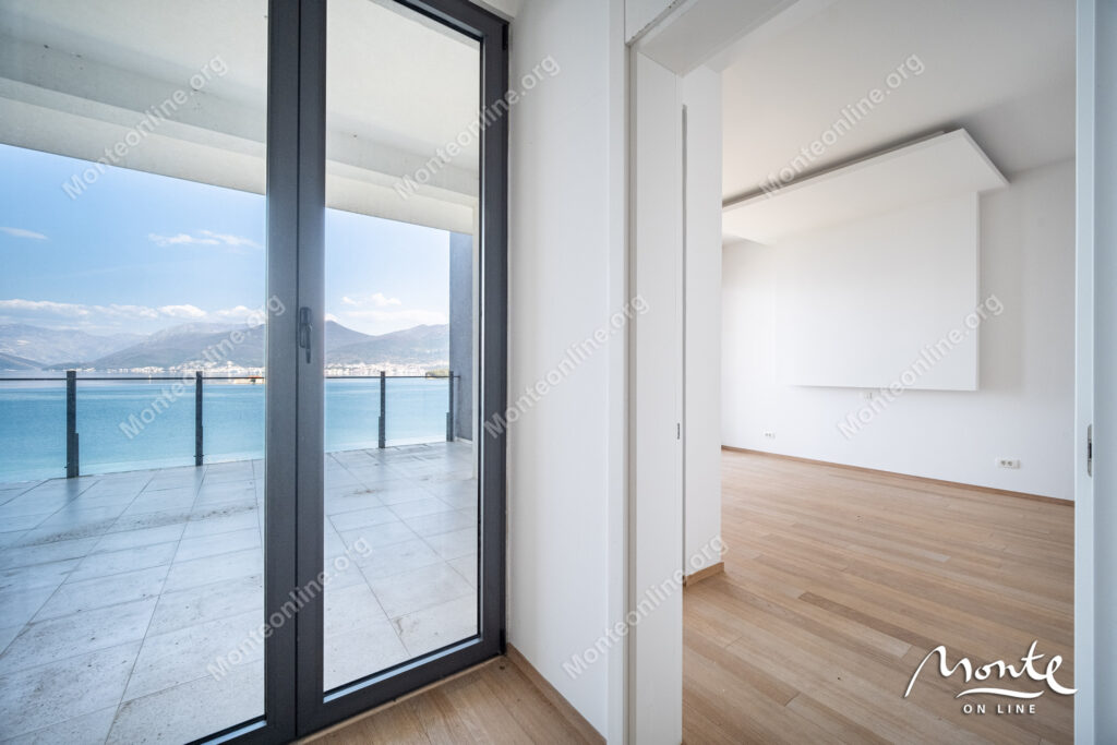 roskoshnaya villa na pervoj linii morya v krashichi tivat 20