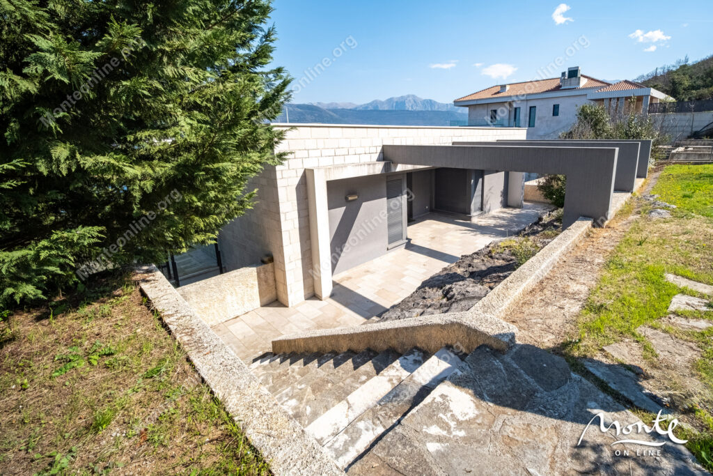 roskoshnaya villa na pervoj linii morya v krashichi tivat 31