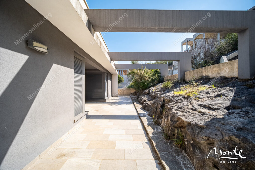 roskoshnaya villa na pervoj linii morya v krashichi tivat 32