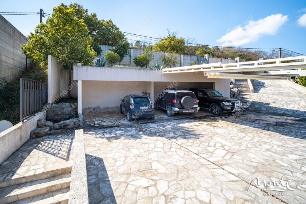 roskoshnaya villa na pervoj linii morya v krashichi tivat 36