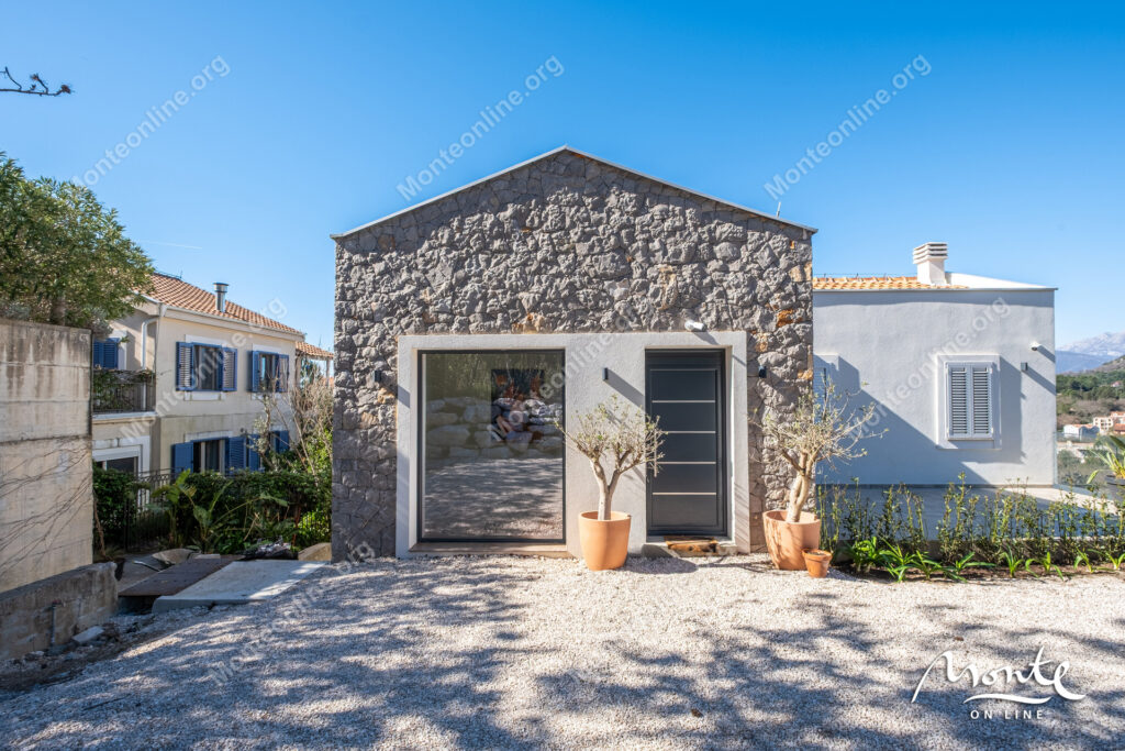 sovremennaya dizajnerskaya villa s bassejnom v tivate kavach 29