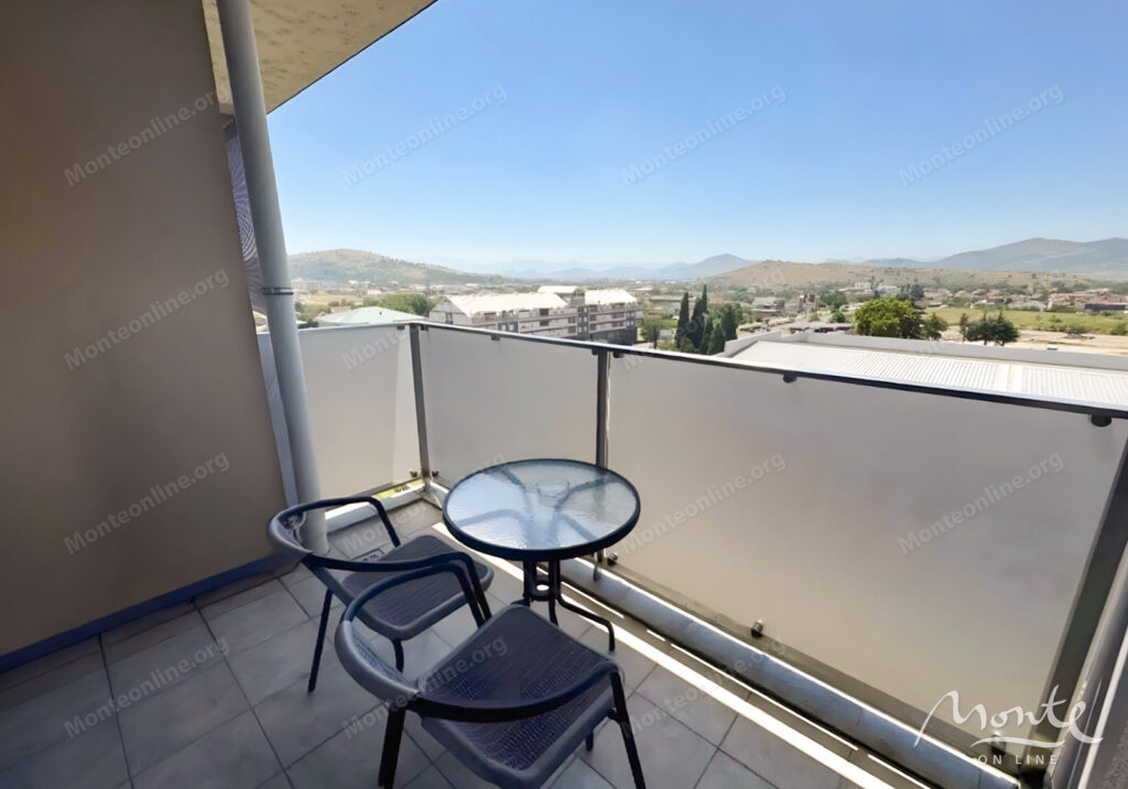 stilnaya kvartira s 1 spalnej v czentre podgoriczy 05