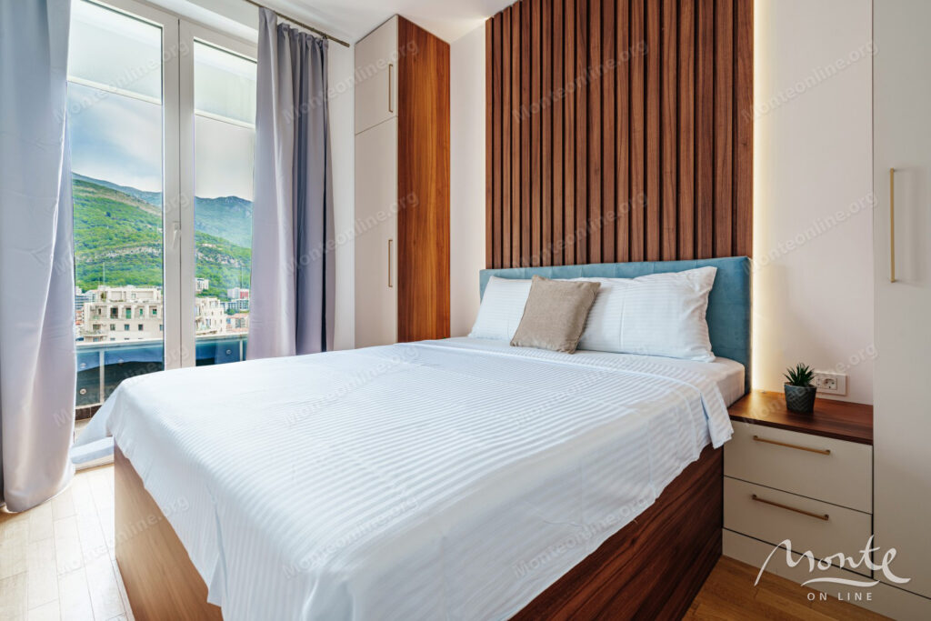 svetlaya kvartira s 2 spalnyami v komplekse skyline resort bechichi 11