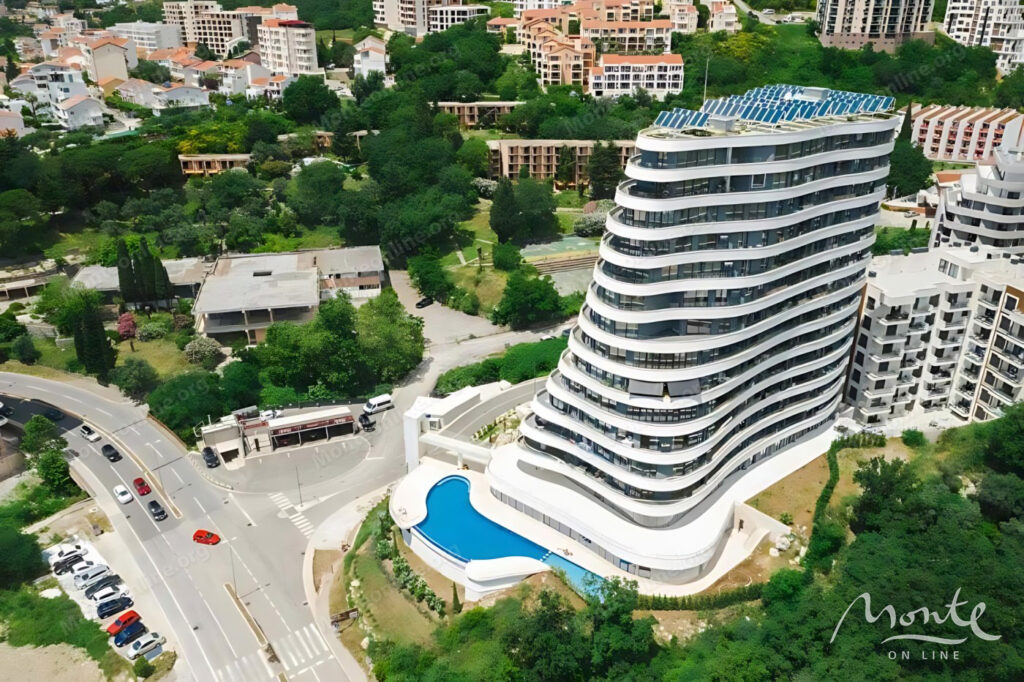 svetlaya kvartira s 2 spalnyami v komplekse skyline resort bechichi 18