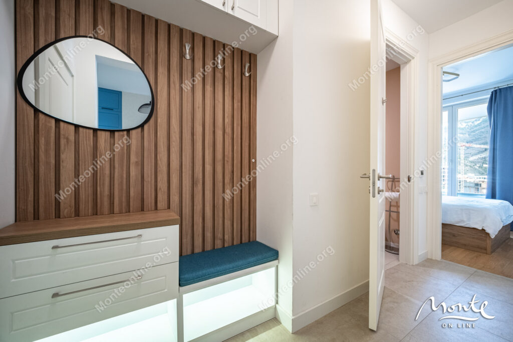 svetlaya kvartira s 2 spalnyami v komplekse skyline resort bechichi 18