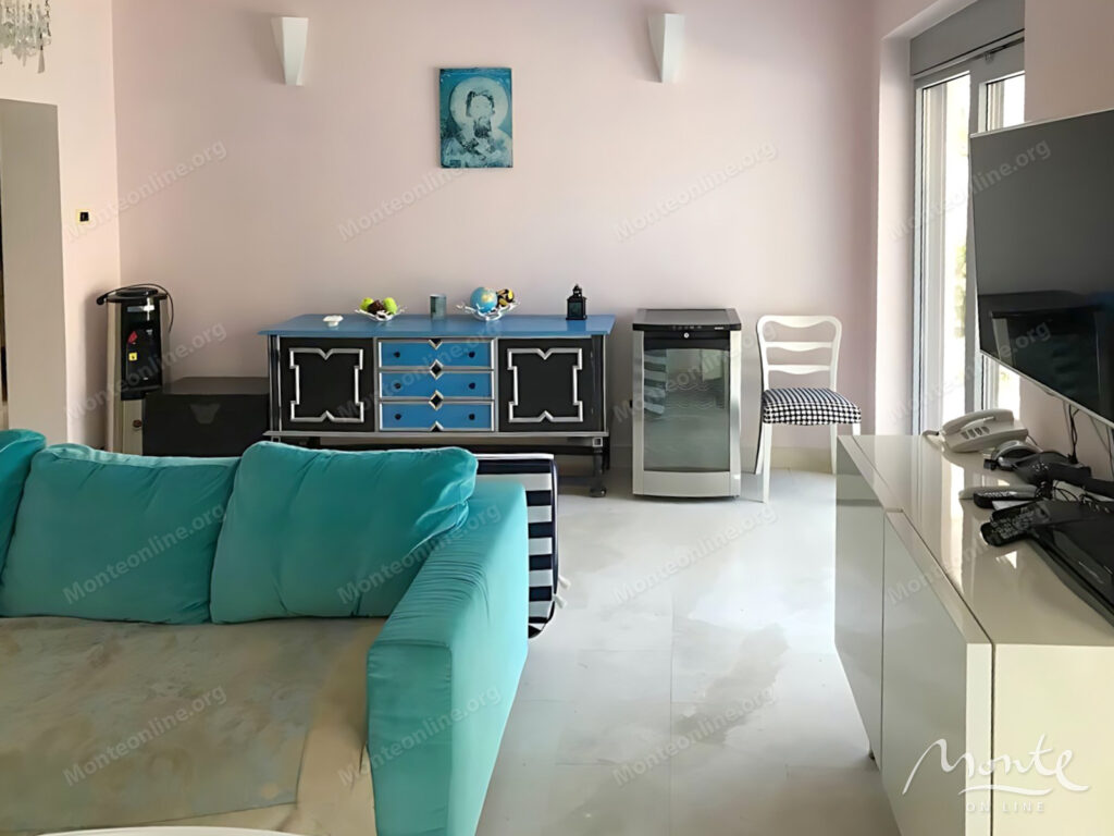 trehetazhnaya villa na 1 linii morya s gostevym domikom 03