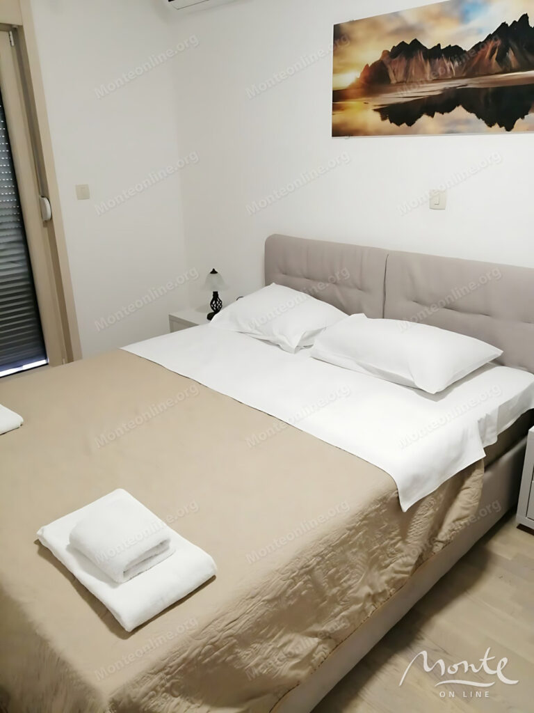 uyutnaya kvartira c 1 spalnej v czentre budvy 05