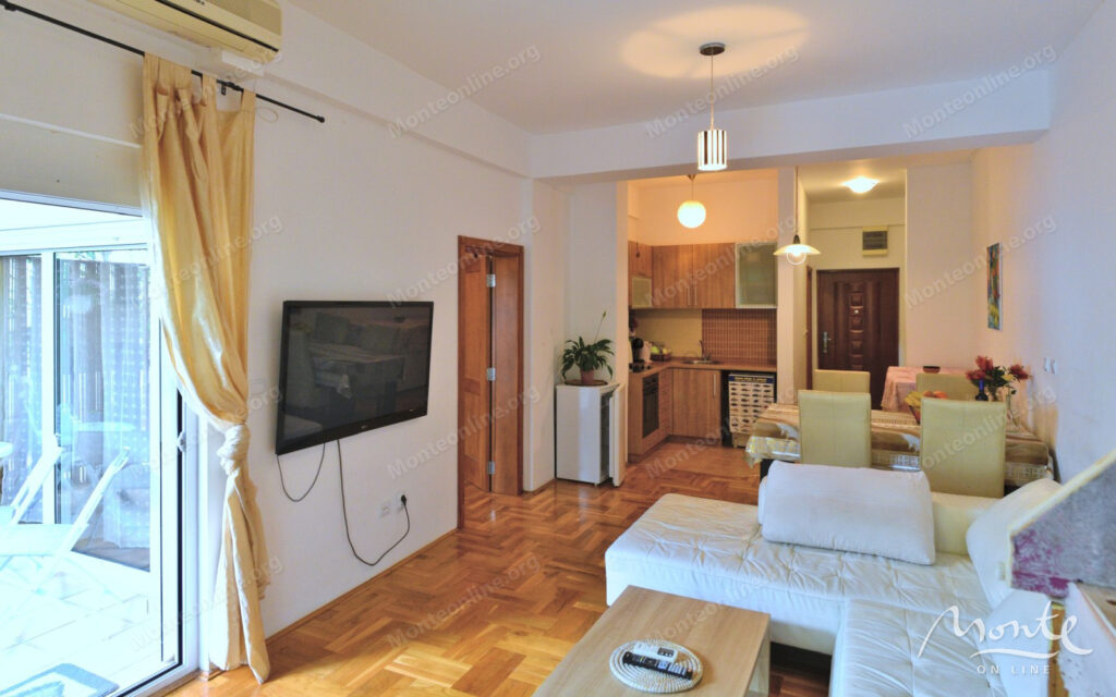 uyutnaya kvartira s 1 spalnej v klubnom dome s bassejnom v budve 05