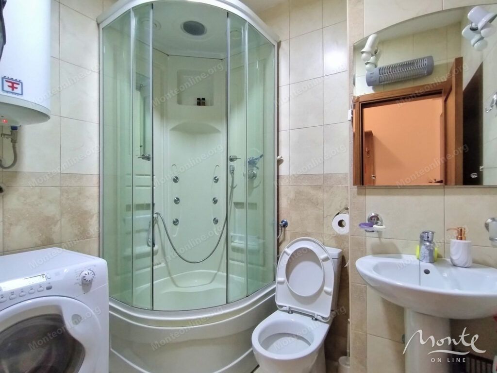 uyutnaya kvartira s 1 spalnej v klubnom dome s bassejnom v budve 14