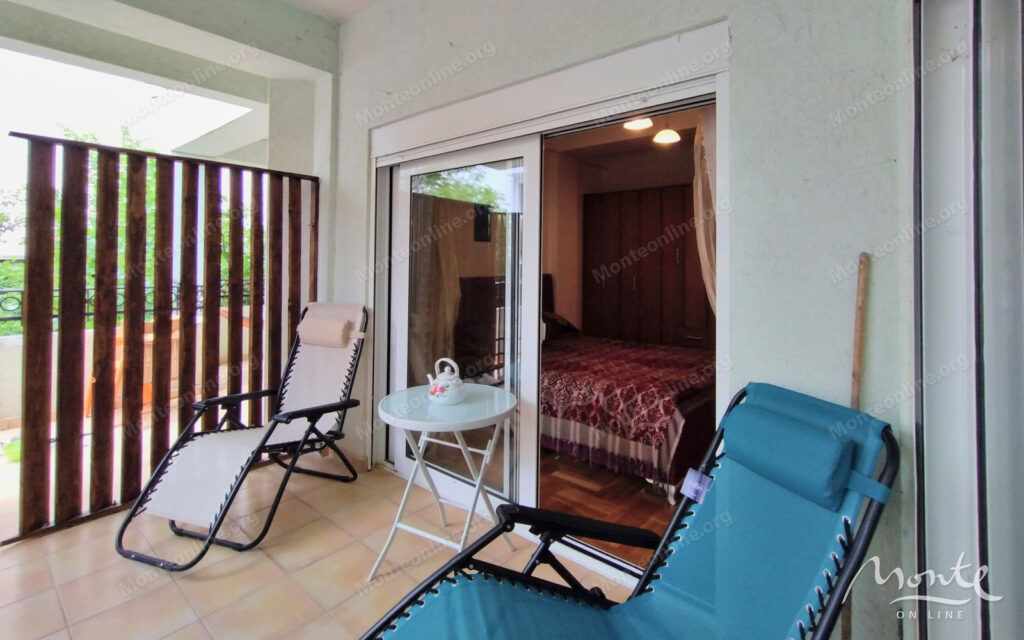 uyutnaya kvartira s 1 spalnej v klubnom dome s bassejnom v budve 17