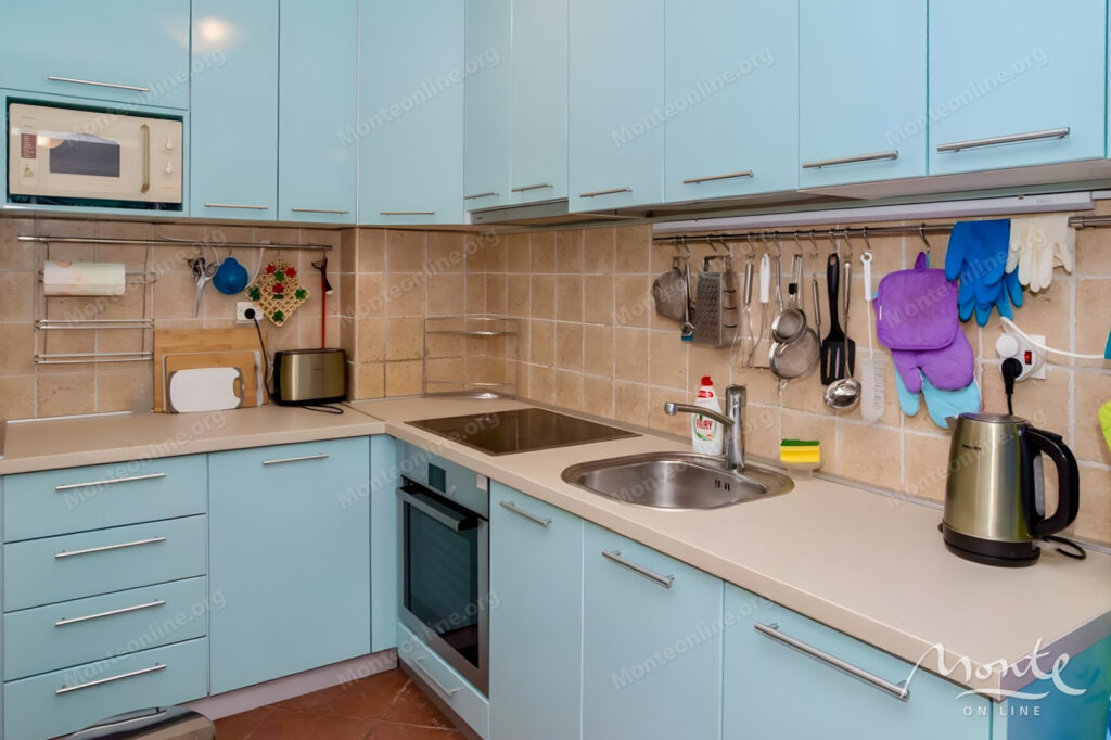 kvartira s 1 spalnej s panoramnym vidom na more v gorode petrovacz 04