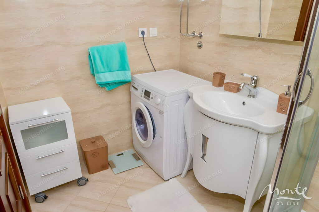 kvartira s 1 spalnej s panoramnym vidom na more v gorode petrovacz 08