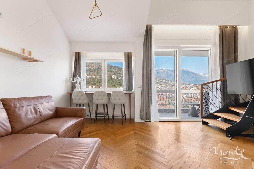 Luksuzni dvosobni dupleks apartman u centru Tivta 02