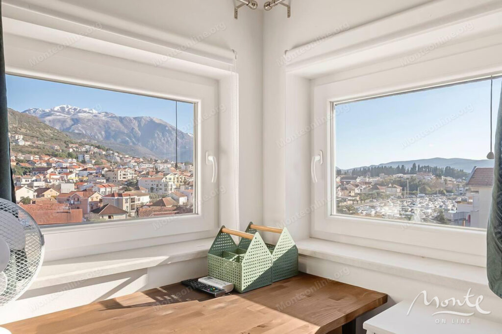 Luksuzni dvosobni dupleks stan u centru Tivta 05