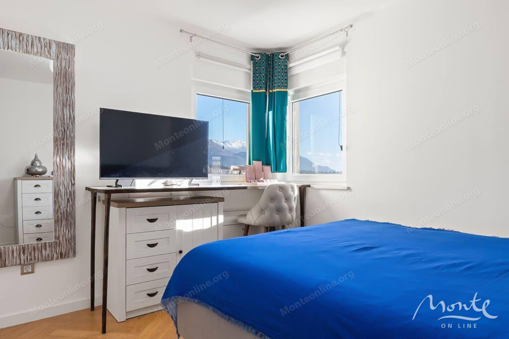 Luksuzni dvosobni dupleks stan u centru Tivta 08