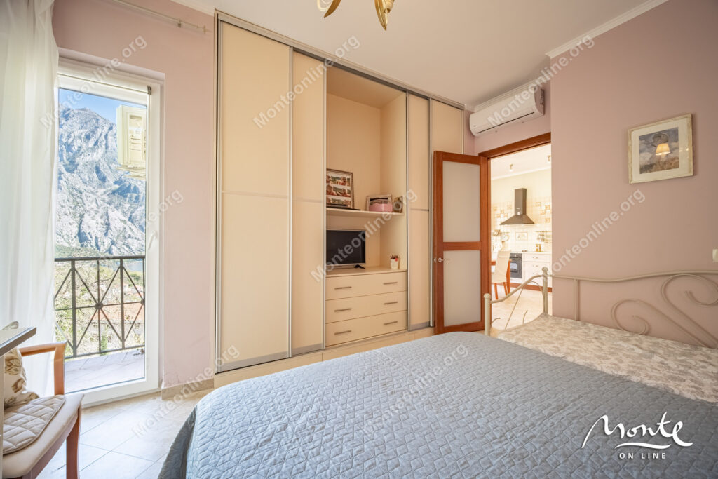 panoramnyj apartament s 1 spalnej v komplekse s bassejnom orahovacz 25