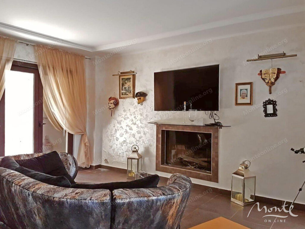 prostornyj 2 etazhnyj dom s bassejnom v herczeg novi 15