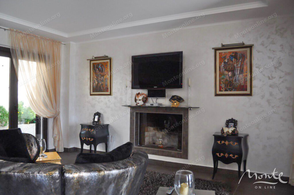 prostornyj 2 etazhnyj dom s bassejnom v herczeg novi 16