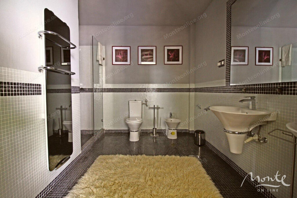 prostornyj 2 etazhnyj dom s bassejnom v herczeg novi 22