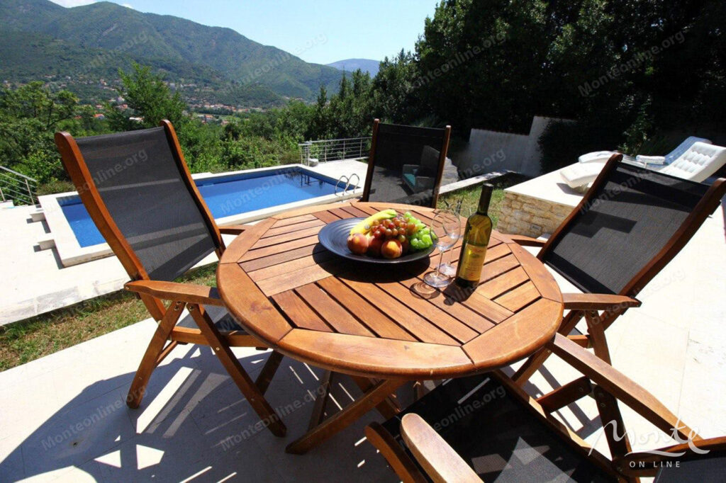 prostornyj 2 etazhnyj dom s bassejnom v herczeg novi 33