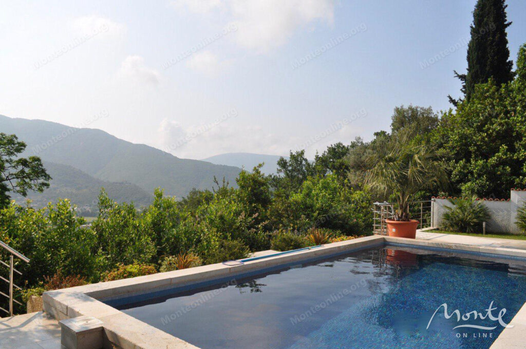 prostornyj 2 etazhnyj dom s bassejnom v herczeg novi 41