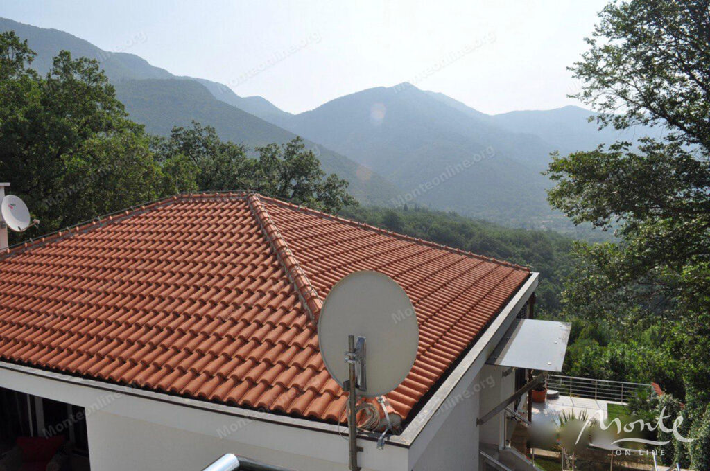 prostornyj 2 etazhnyj dom s bassejnom v herczeg novi 50