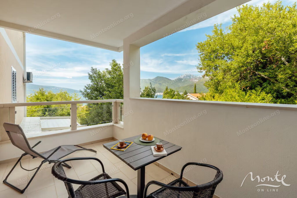 Luksuzni apartman sa 2 spavaće sobe i panoramskim pogledom na zaliv i Porto Montenegro 22