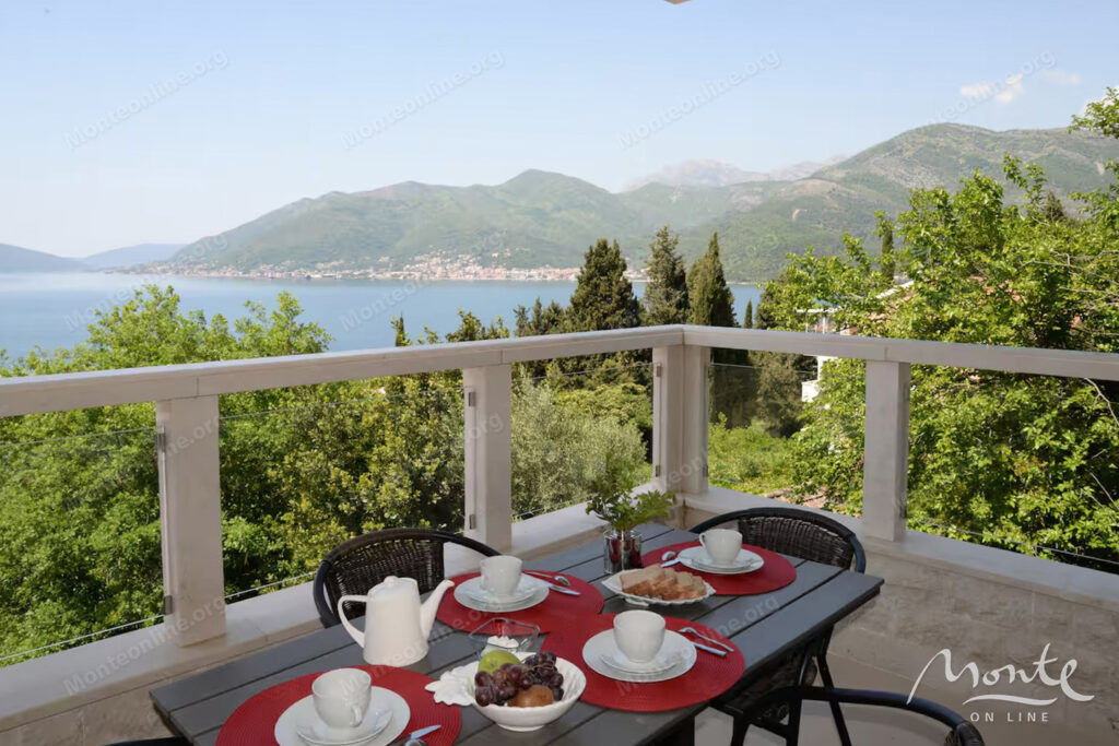 Luksuzni apartman sa 2 spavaće sobe i panoramskim pogledom na zaliv i Porto Montenegro 28