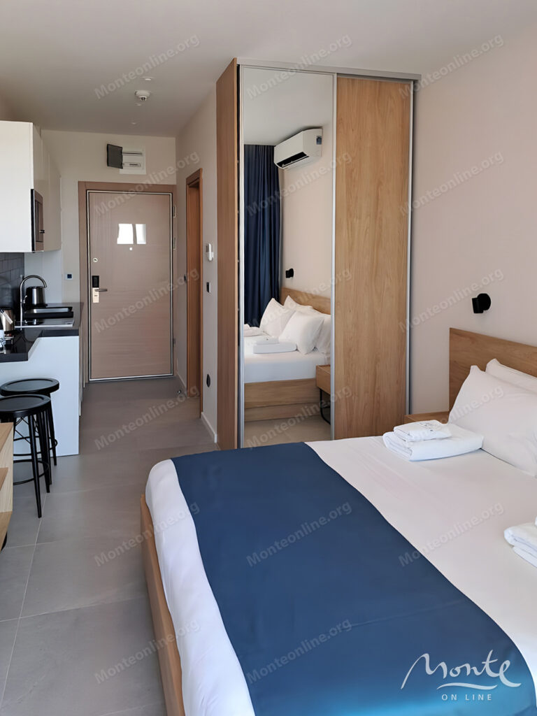 studiya v apart otele royal blue resort residence v kavache tivat 02