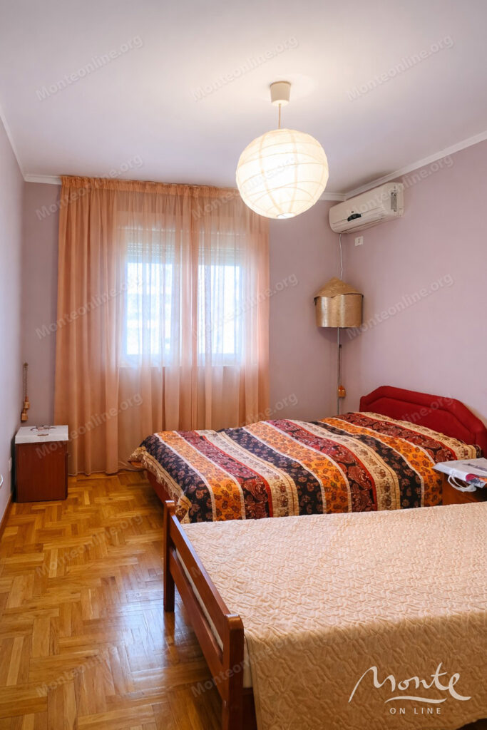 uyutnaya kvartira s 1 spalnej s vidom na gory v bare 02