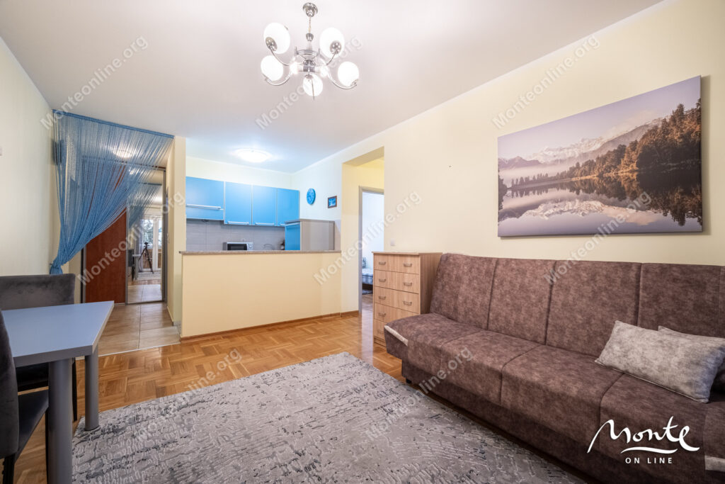 Udoban dvosoban stan s pogledom na more u Bečićima 04