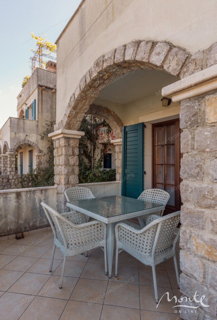 apartament adriatika v boka gardens kostanicza 14
