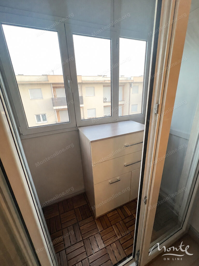 kvartira s 1 spalnej v rajone city kvart podgoricza 13