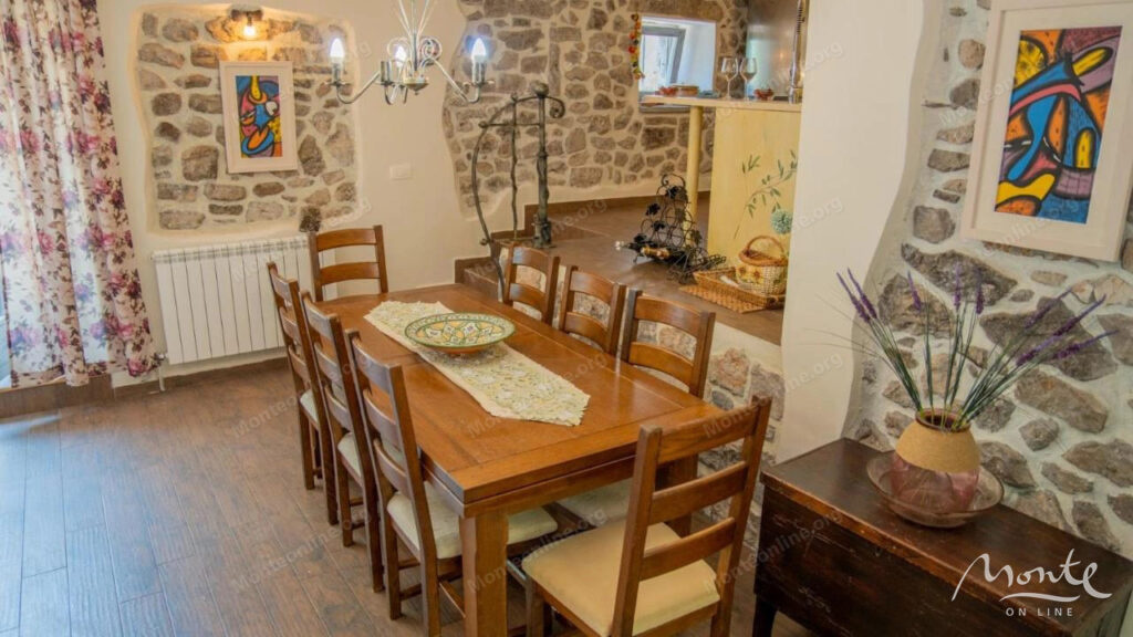 otrestavrirovannyj kamennyj dom s bassejnom na lushticze 08