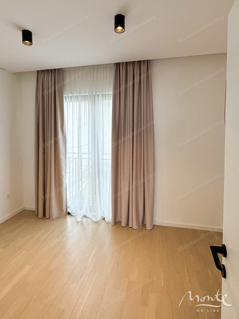 penthaus v elitnom komplekse s bassejnom budva 12