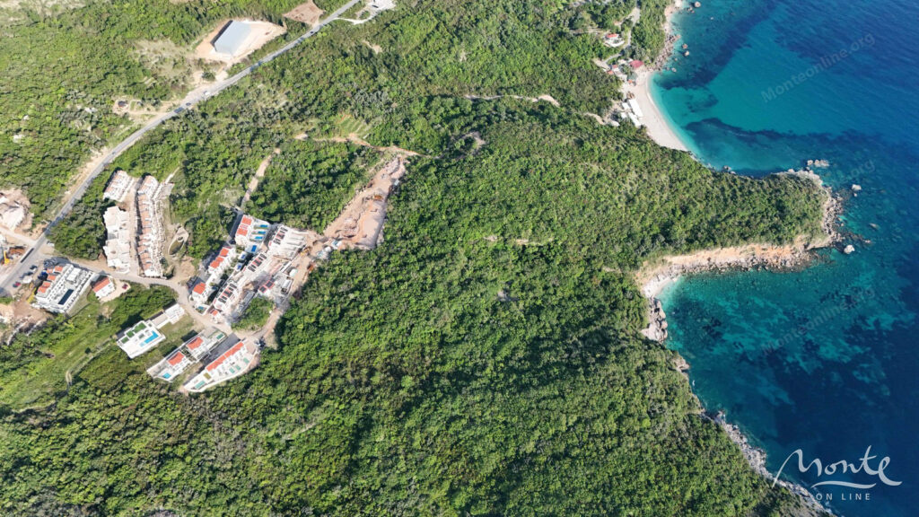 Urbanizovana parcela u Reževičima za trospratnu vilu pored mora 07