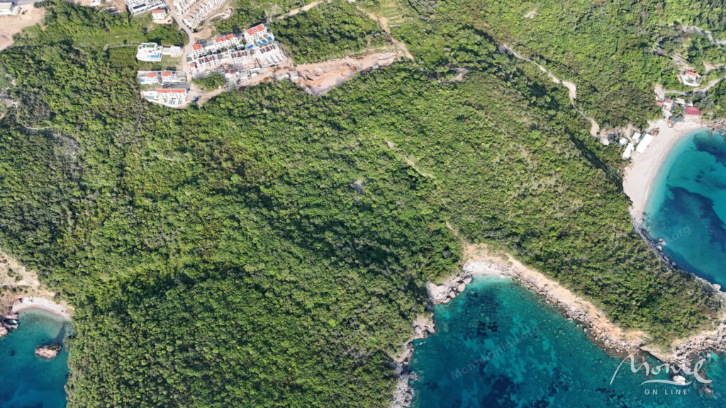 Urbanizovana parcela u Reževičima za trospratnu vilu pored mora 09